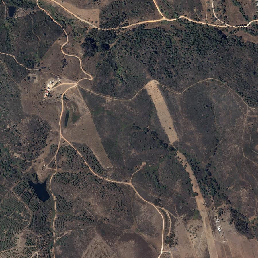 Aerial view of the surrounding area, about one kilometre across