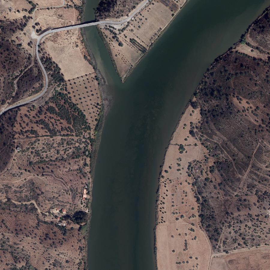 Aerial view of the surrounding area, about one kilometre across