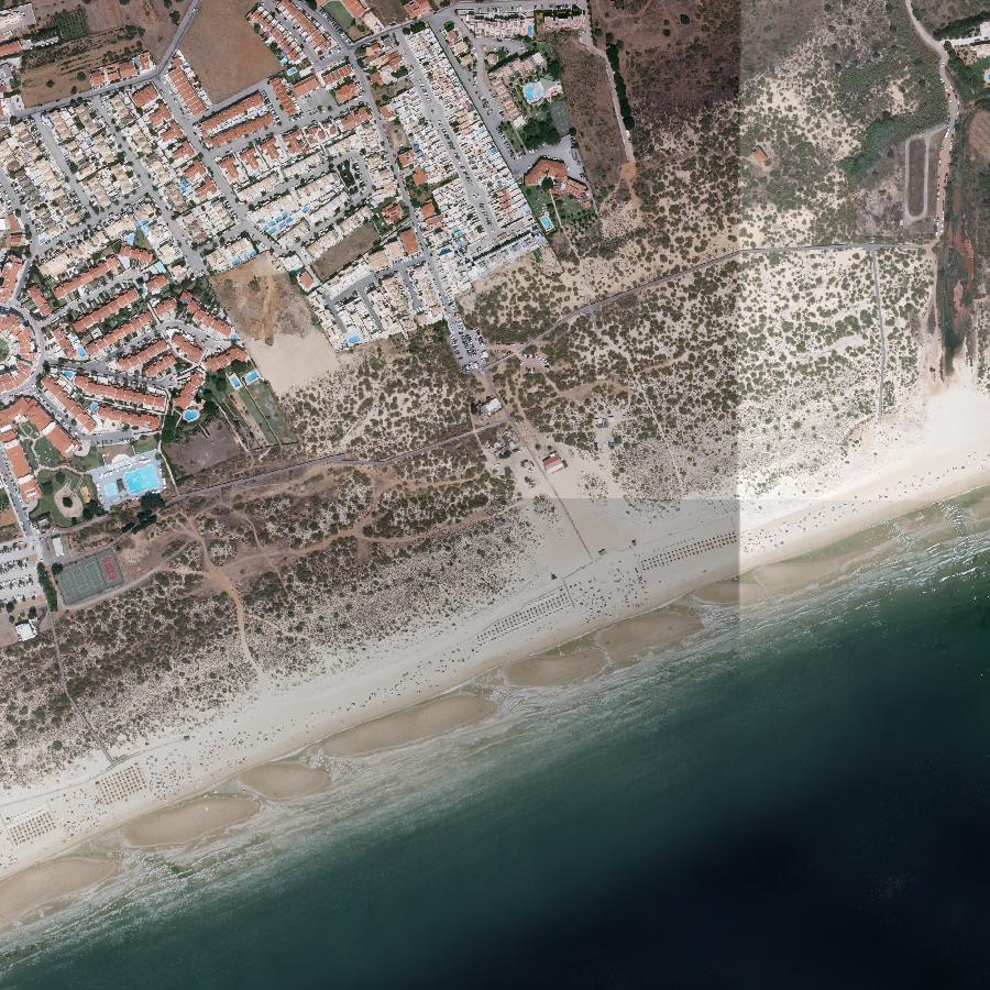 Aerial view of the surrounding area, about one kilometre across