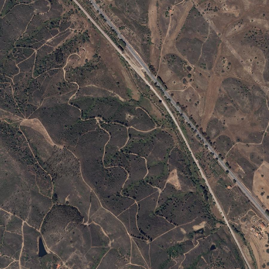 Aerial view of the surrounding area, about one kilometre across