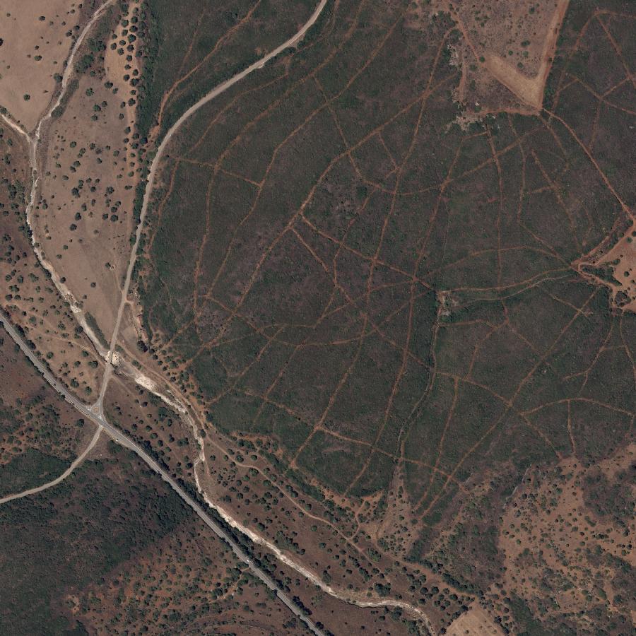 Aerial view of the surrounding area, about one kilometre across
