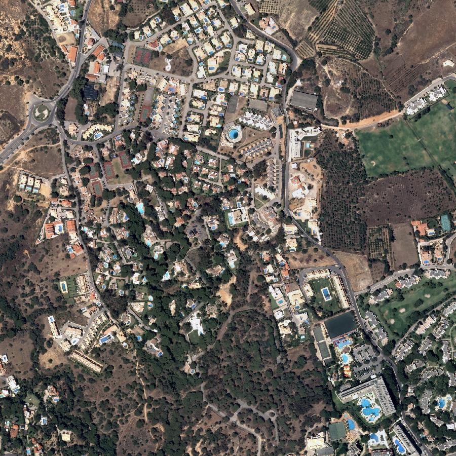 Aerial view of the surrounding area, about one kilometre across