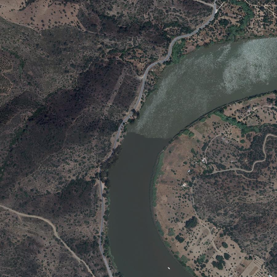 Aerial view of the surrounding area, about one kilometre across