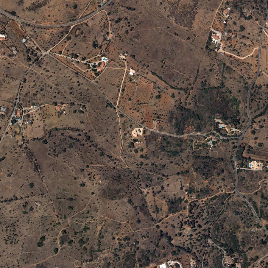 Aerial view of the surrounding area, about one kilometre across