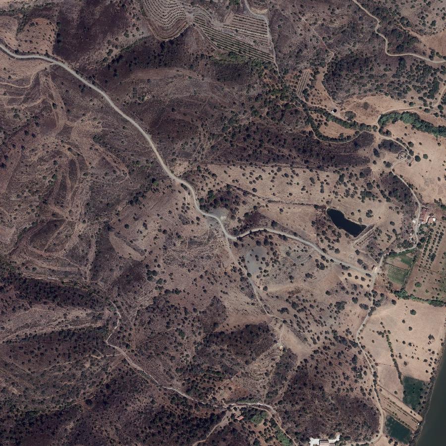 Aerial view of the surrounding area, about one kilometre across