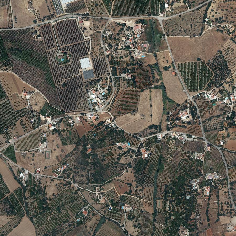 Aerial view of the surrounding area, about one kilometre across