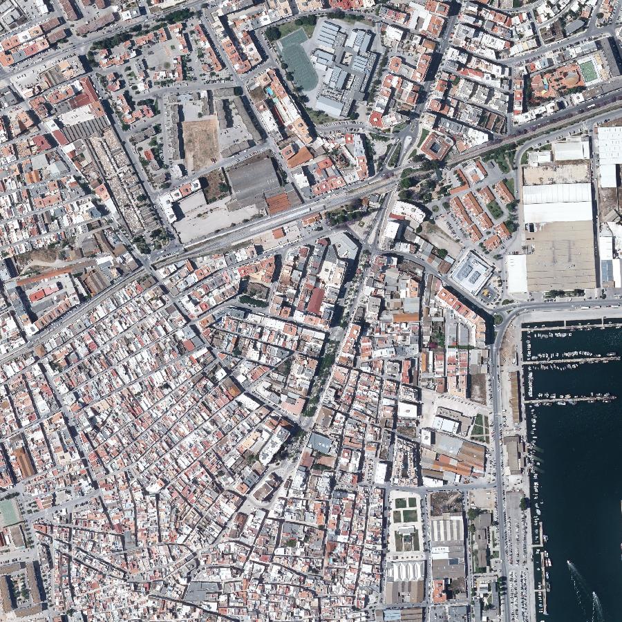Aerial view of the surrounding area, about one kilometre across