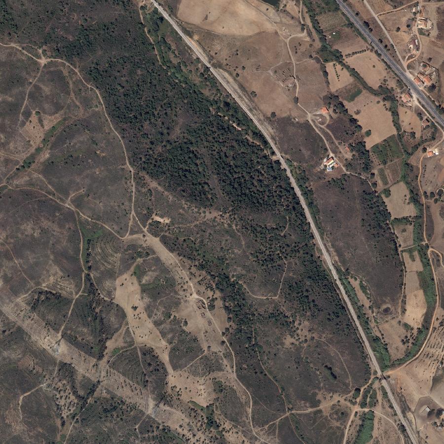 Aerial view of the surrounding area, about one kilometre across
