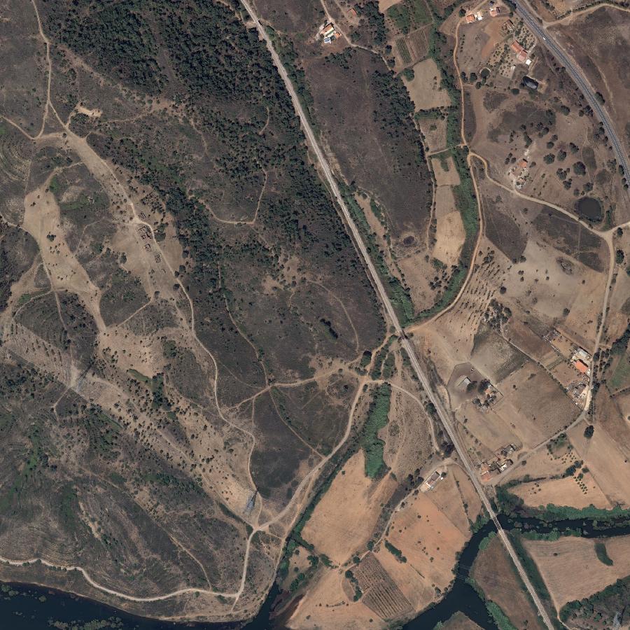Aerial view of the surrounding area, about one kilometre across