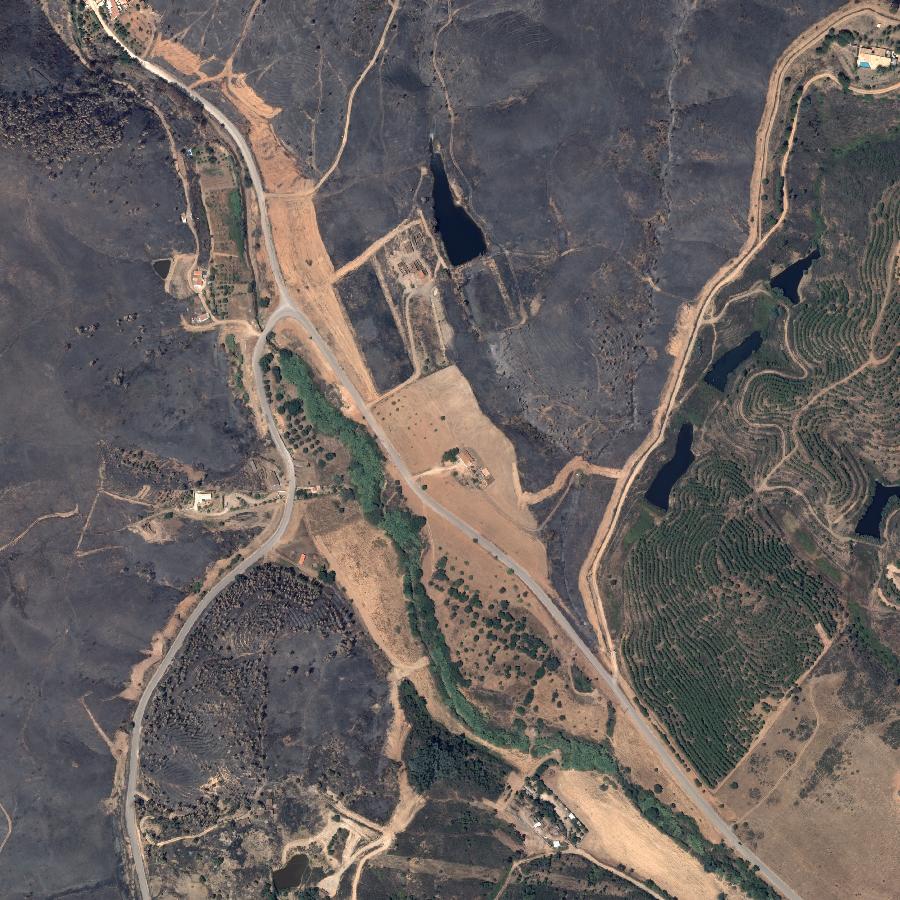 Aerial view of the surrounding area, about one kilometre across