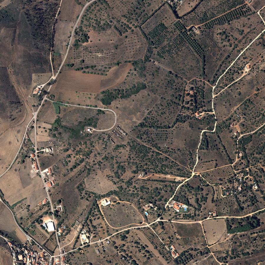Aerial view of the surrounding area, about one kilometre across