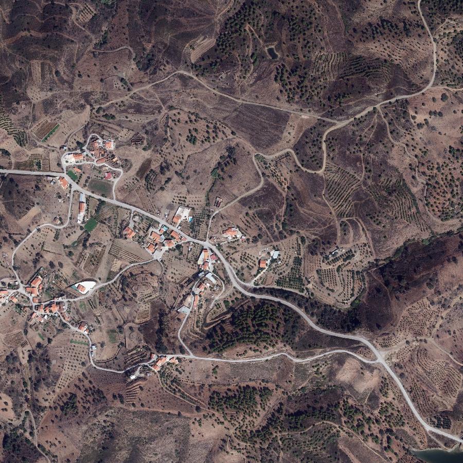 Aerial view of the surrounding area, about one kilometre across