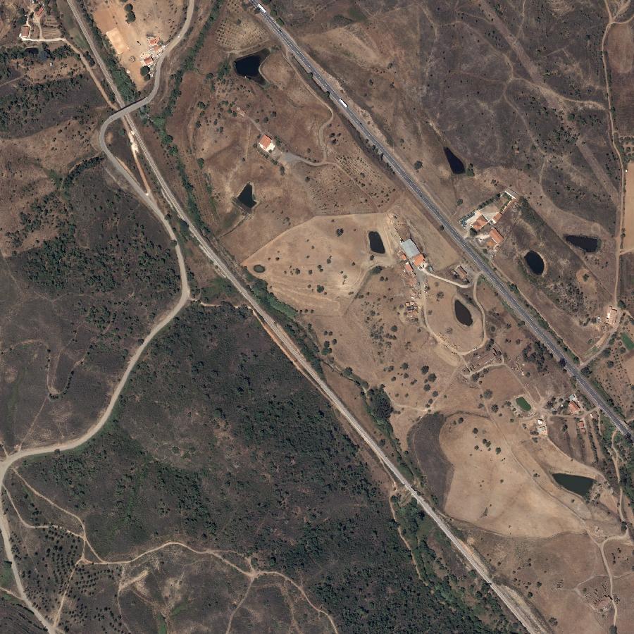 Aerial view of the surrounding area, about one kilometre across