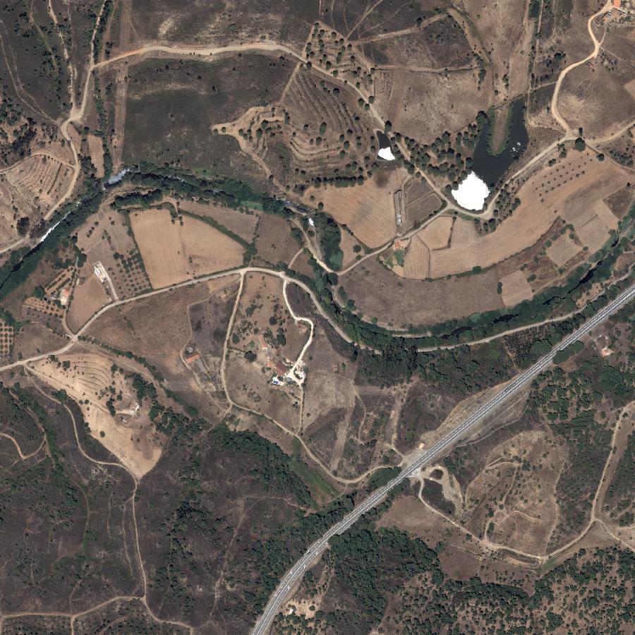Aerial view of the surrounding area, about one kilometre across