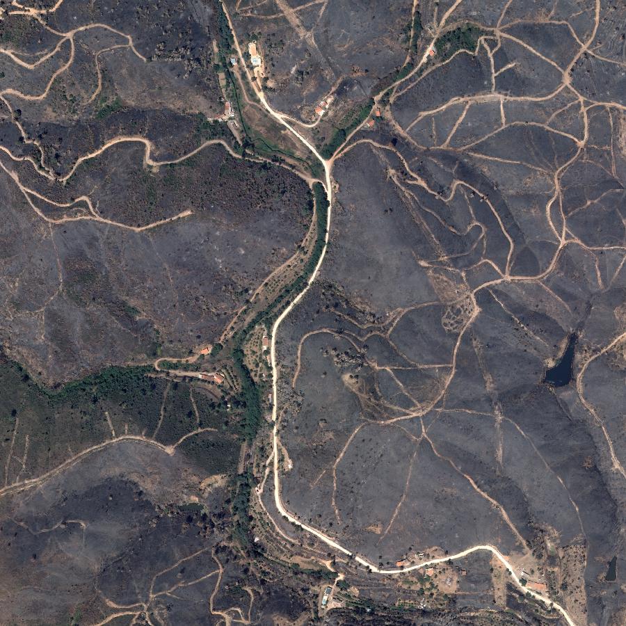 Aerial view of the surrounding area, about one kilometre across