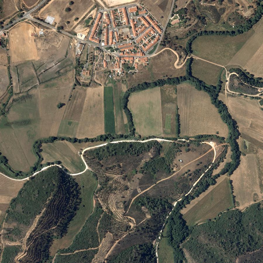 Aerial view of the surrounding area, about one kilometre across