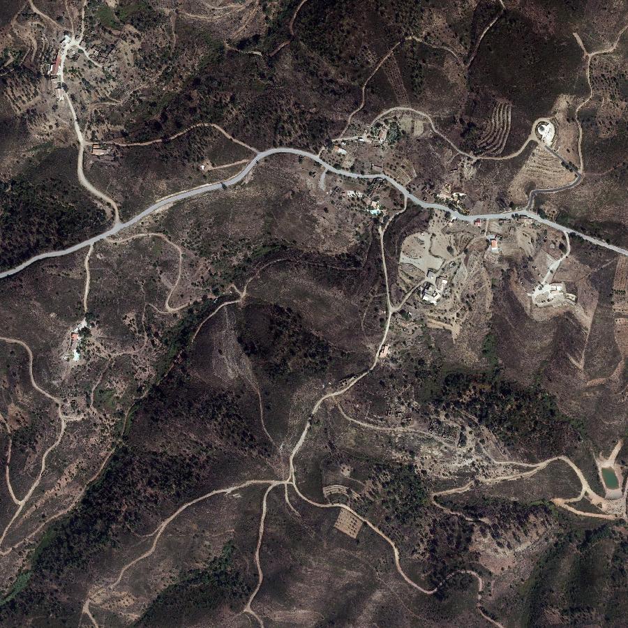 Aerial view of the surrounding area, about one kilometre across