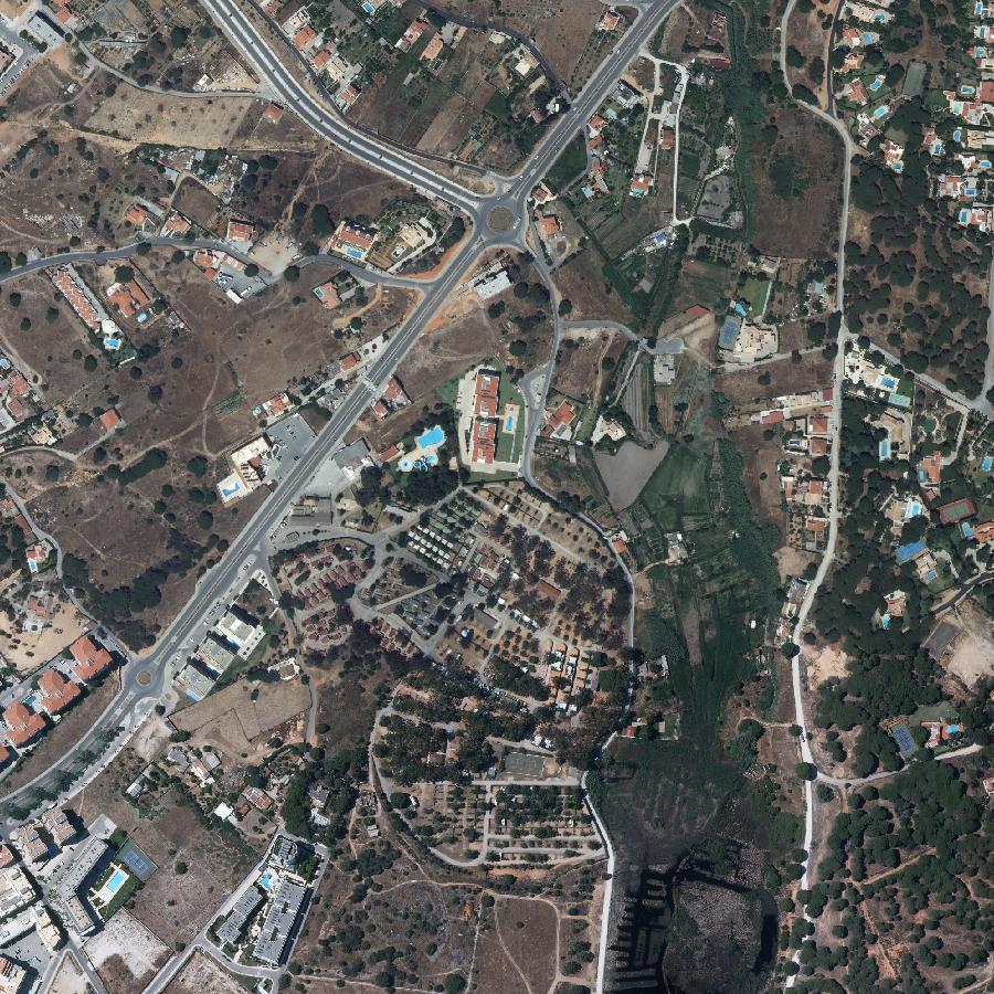 Aerial view of the surrounding area, about one kilometre across
