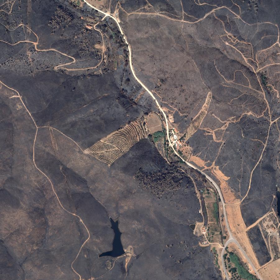 Aerial view of the surrounding area, about one kilometre across