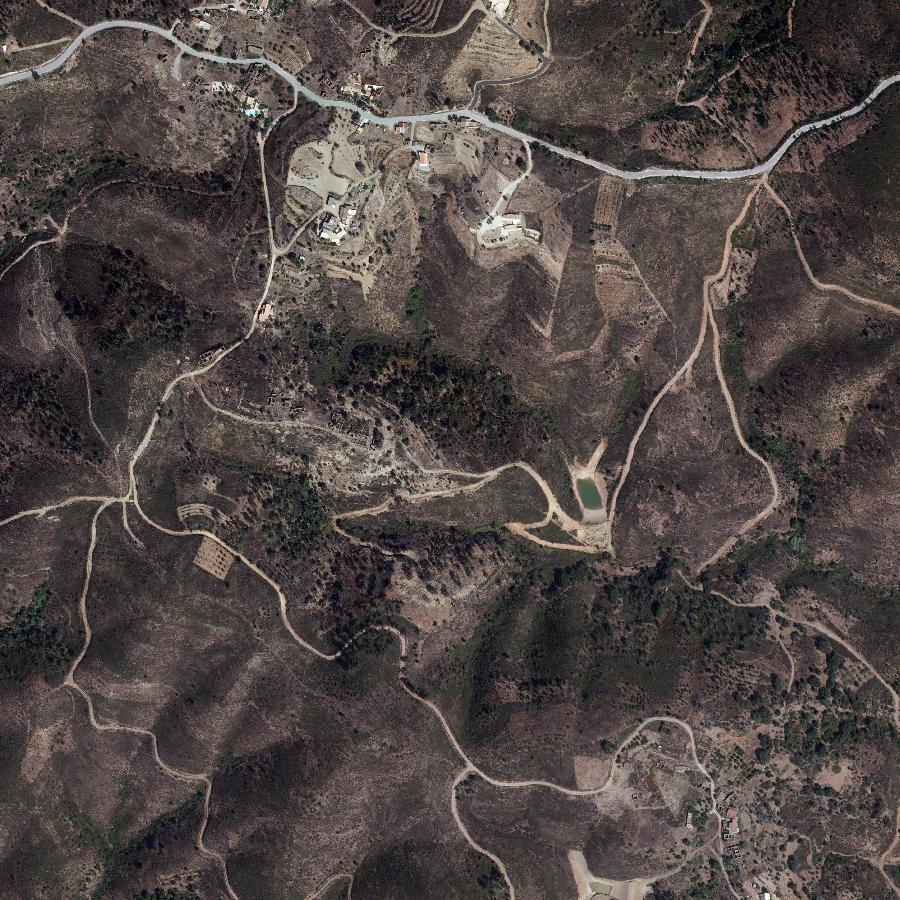 Aerial view of the surrounding area, about one kilometre across